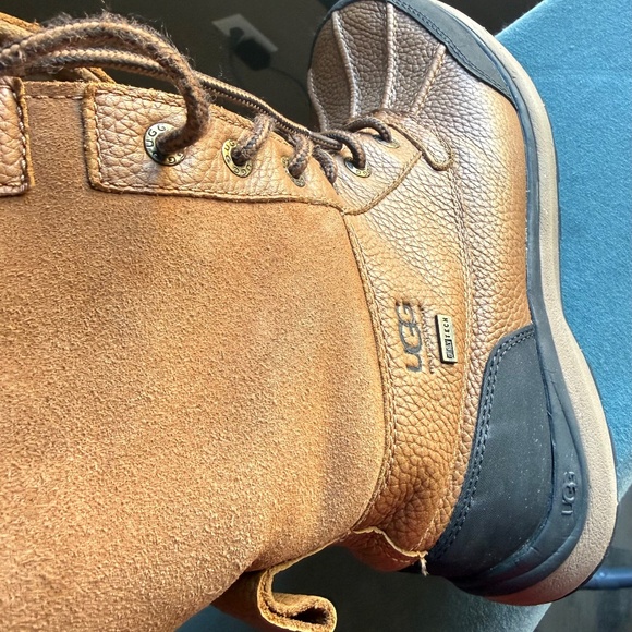 Women’s UGG Adirondack lll Winter Boots - Picture 3 of 8